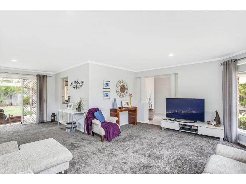 11 Gannet Street, Burleigh Waters QLD 4220