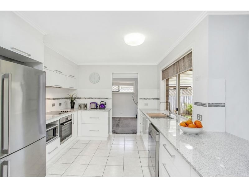 11 Gannet Street, Burleigh Waters QLD 4220