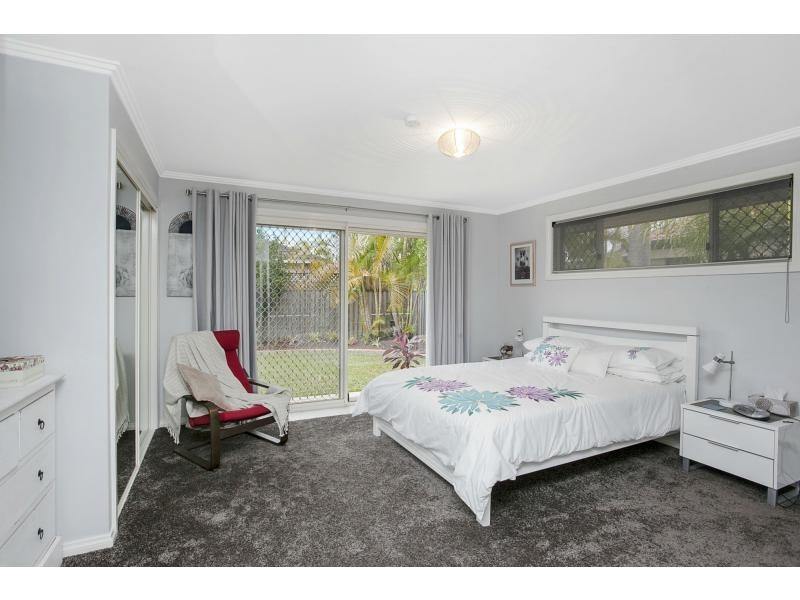 11 Gannet Street, Burleigh Waters QLD 4220