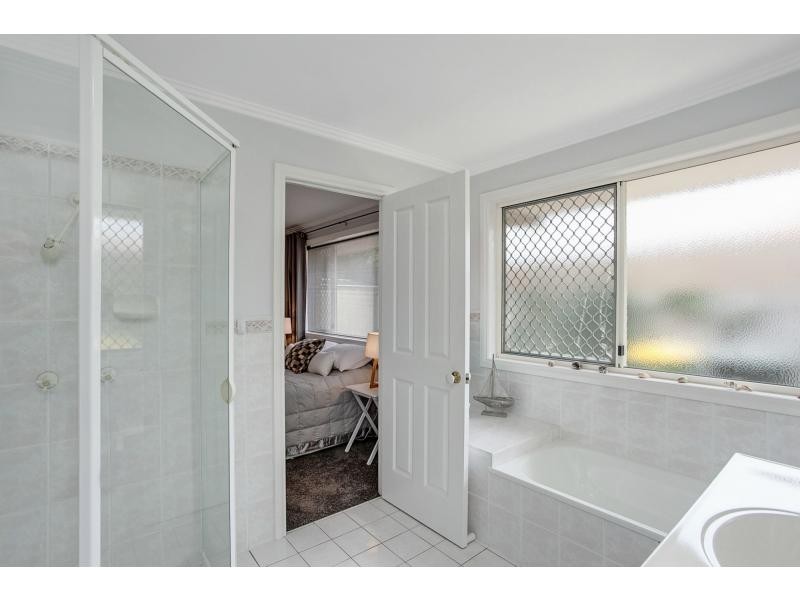 11 Gannet Street, Burleigh Waters QLD 4220
