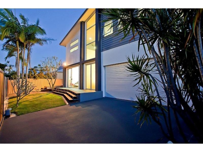 40 Banksia Broadway, Burleigh Waters QLD 4220