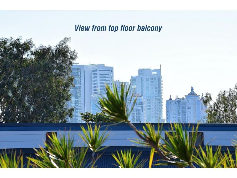 3/10 Angie Court, Mermaid Waters QLD 4218