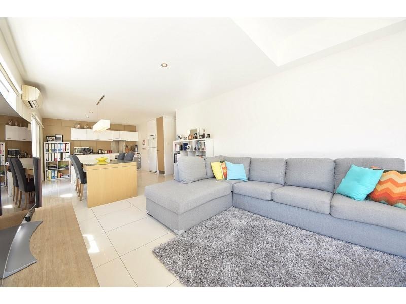 83 Sunshine Parade, Miami QLD 4220