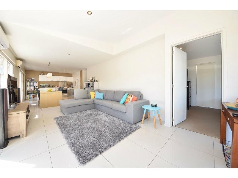 83 Sunshine Parade, Miami QLD 4220