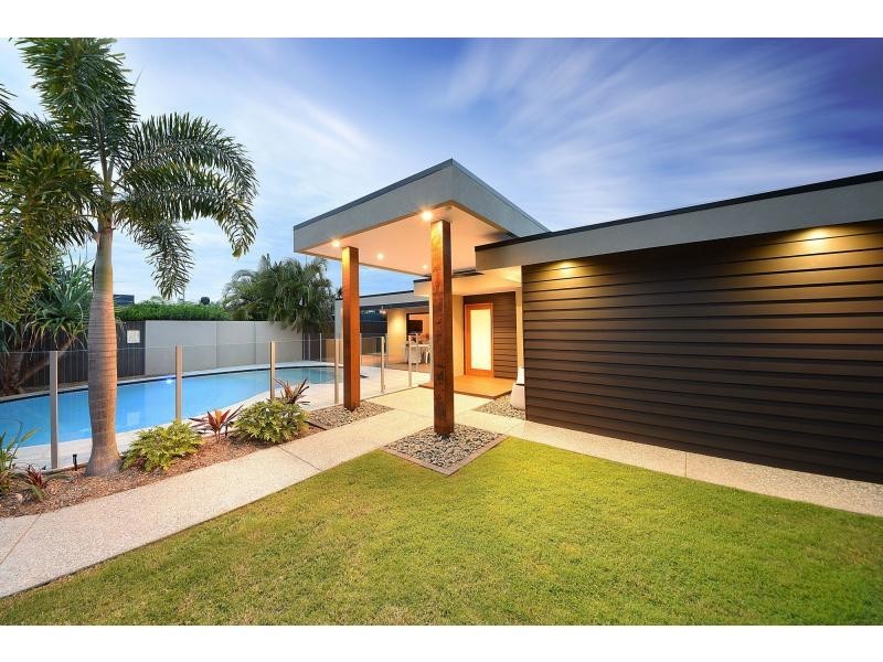 7 Frascati Street, Mermaid Waters QLD 4218
