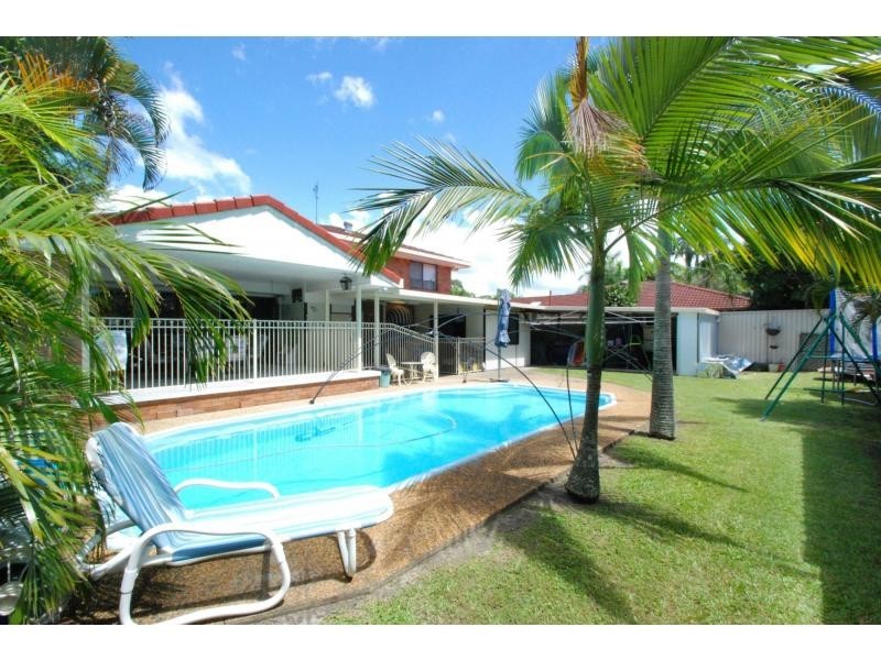 67 Japonica Drive, Palm Beach QLD 4221