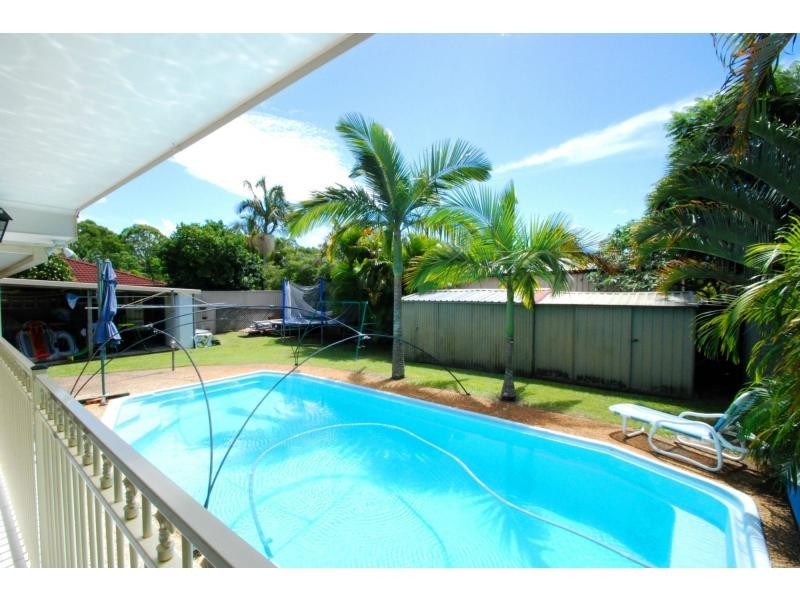 67 Japonica Drive, Palm Beach QLD 4221