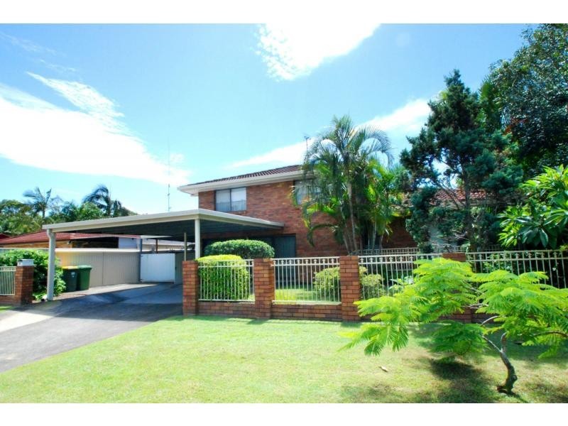 67 Japonica Drive, Palm Beach QLD 4221