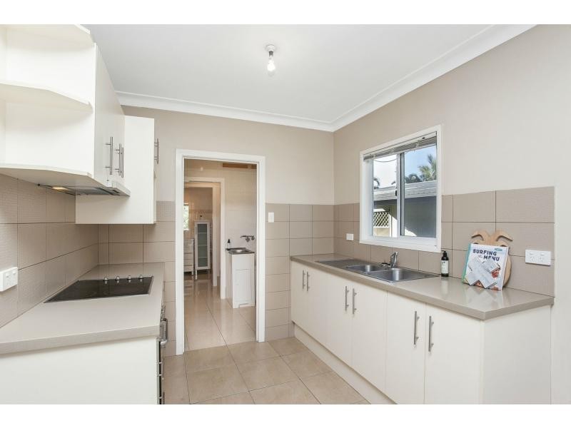 65 Manus Avenue, Palm Beach QLD 4221