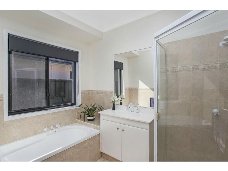 40 Tropicana Circuit, Burleigh Waters QLD 4220