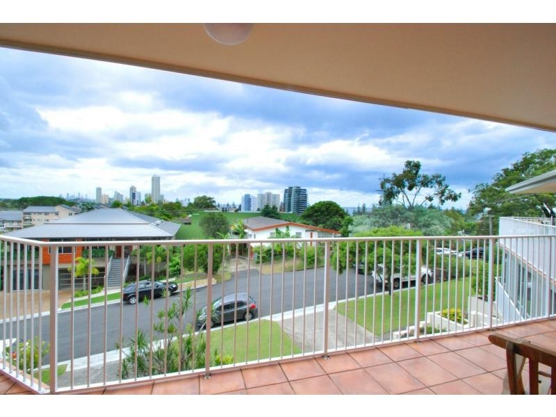 6/2 Stanley Street, Burleigh Heads QLD 4220