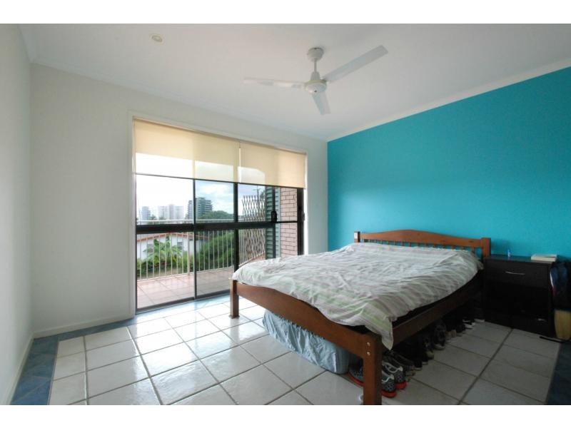 6/2 Stanley Street, Burleigh Heads QLD 4220