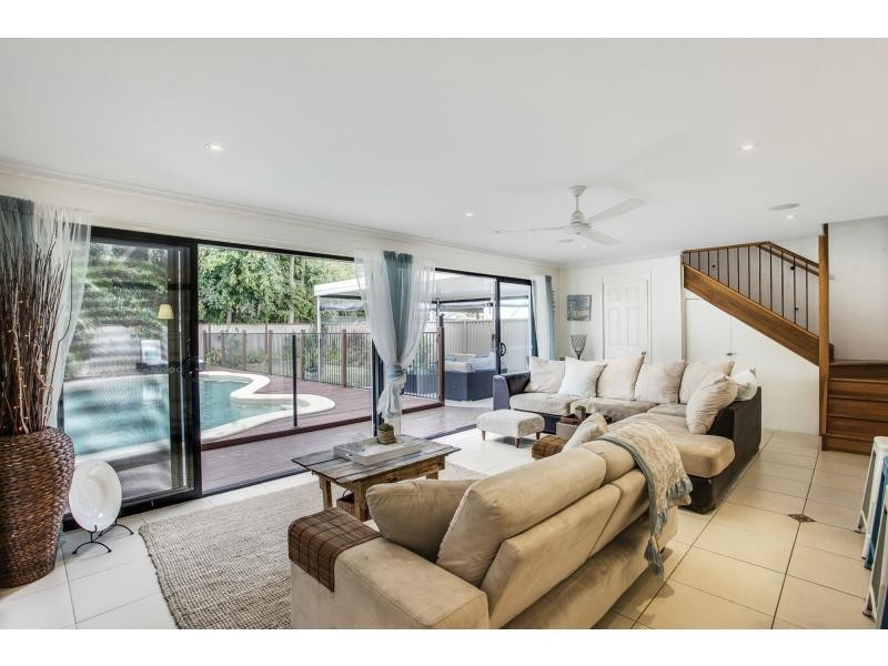 4 Seahawk Crescent, Burleigh Waters QLD 4220