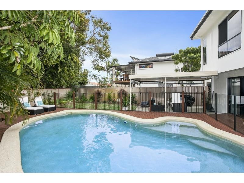 4 Seahawk Crescent, Burleigh Waters QLD 4220