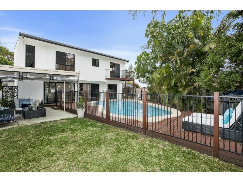 4 Seahawk Crescent, Burleigh Waters QLD 4220