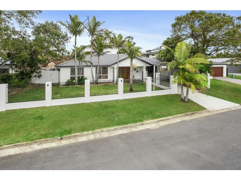 4 Seahawk Crescent, Burleigh Waters QLD 4220
