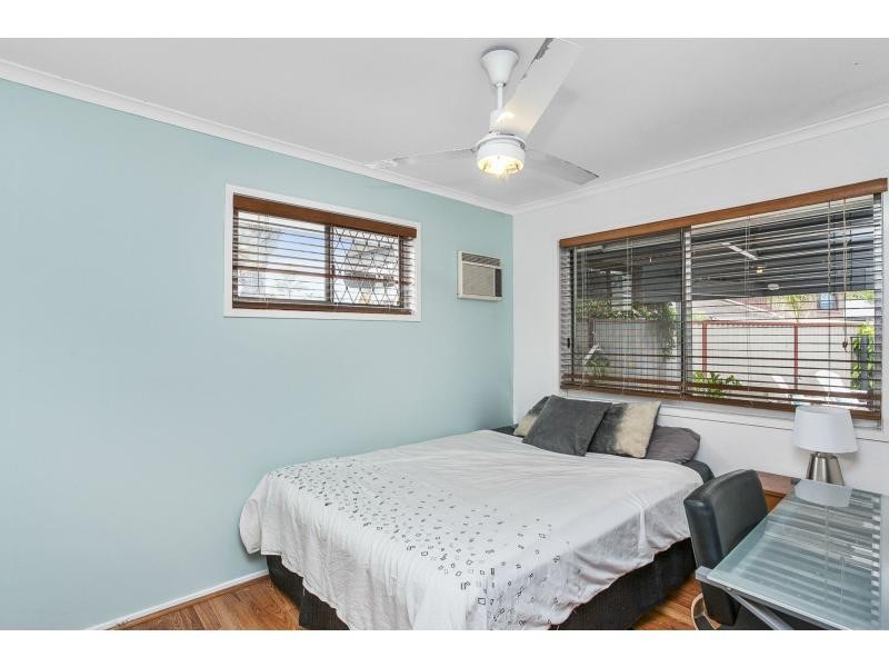 4 Seahawk Crescent, Burleigh Waters QLD 4220
