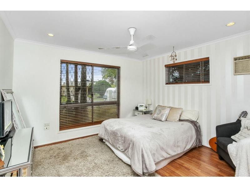 4 Seahawk Crescent, Burleigh Waters QLD 4220