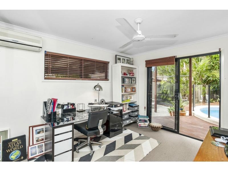 4 Seahawk Crescent, Burleigh Waters QLD 4220