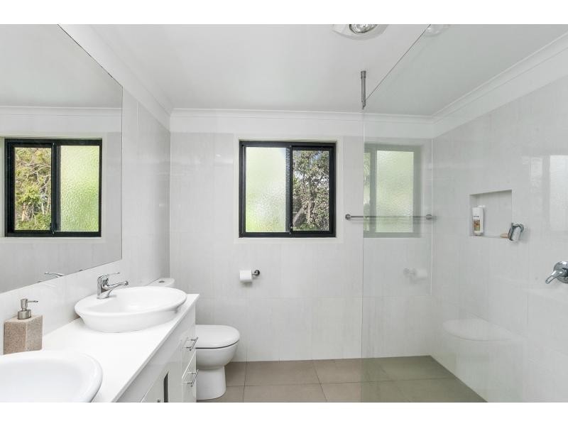4 Seahawk Crescent, Burleigh Waters QLD 4220