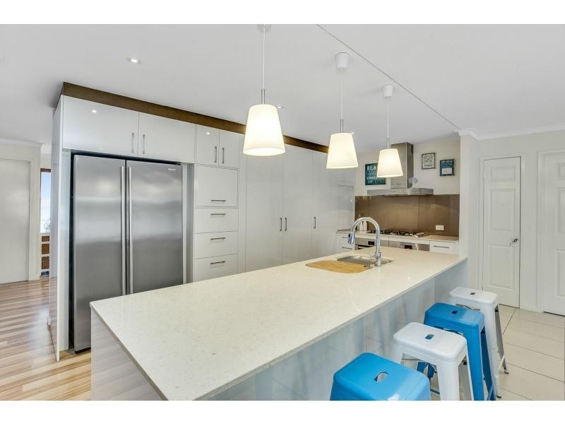 4 Seahawk Crescent, Burleigh Waters QLD 4220