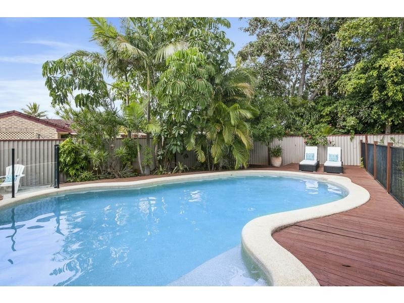 4 Seahawk Crescent, Burleigh Waters QLD 4220