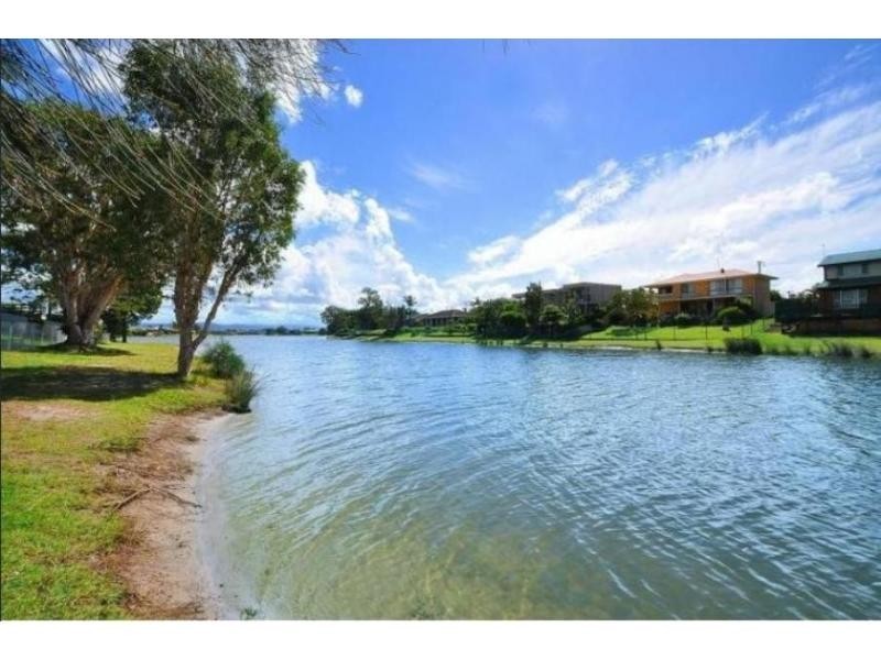 3 Kingfisher Crescent, Burleigh Waters QLD 4220