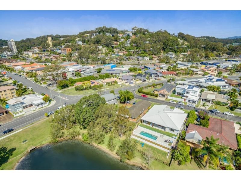 3 Kingfisher Crescent, Burleigh Waters QLD 4220