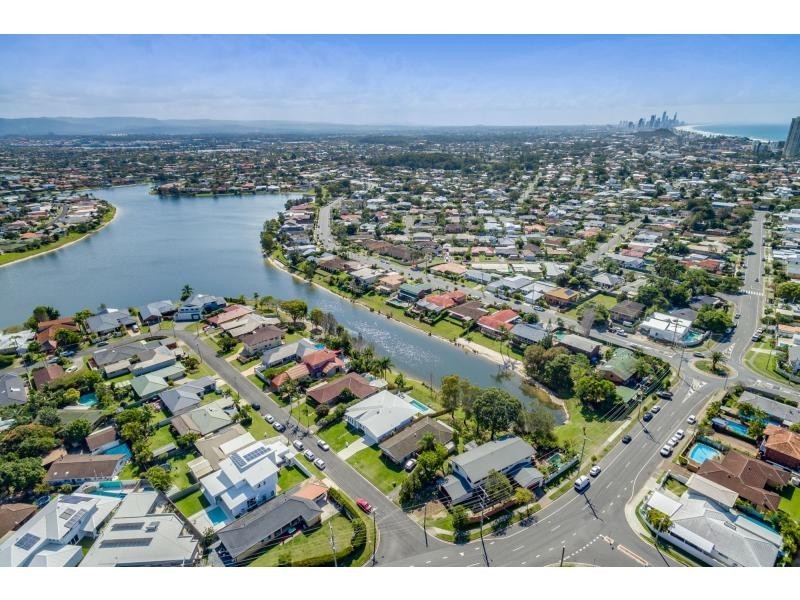 3 Kingfisher Crescent, Burleigh Waters QLD 4220