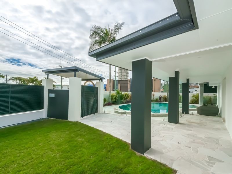 30 Lemana Lane, Burleigh Heads QLD 4220