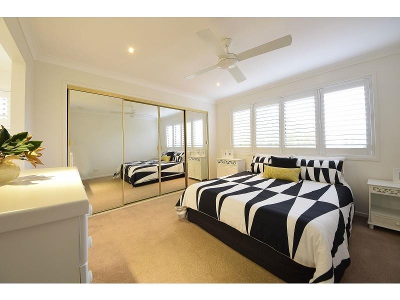 18 Bellbird Avenue, Burleigh Waters QLD 4220