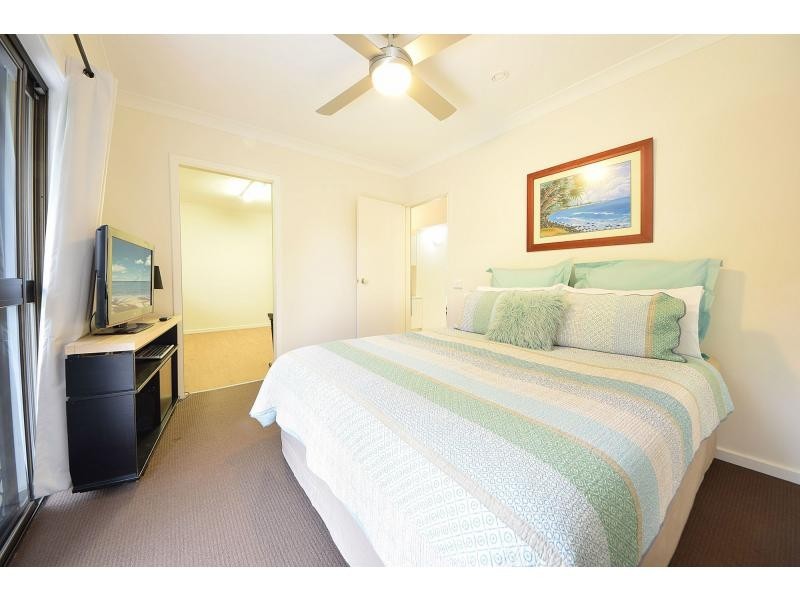 18 Bellbird Avenue, Burleigh Waters QLD 4220