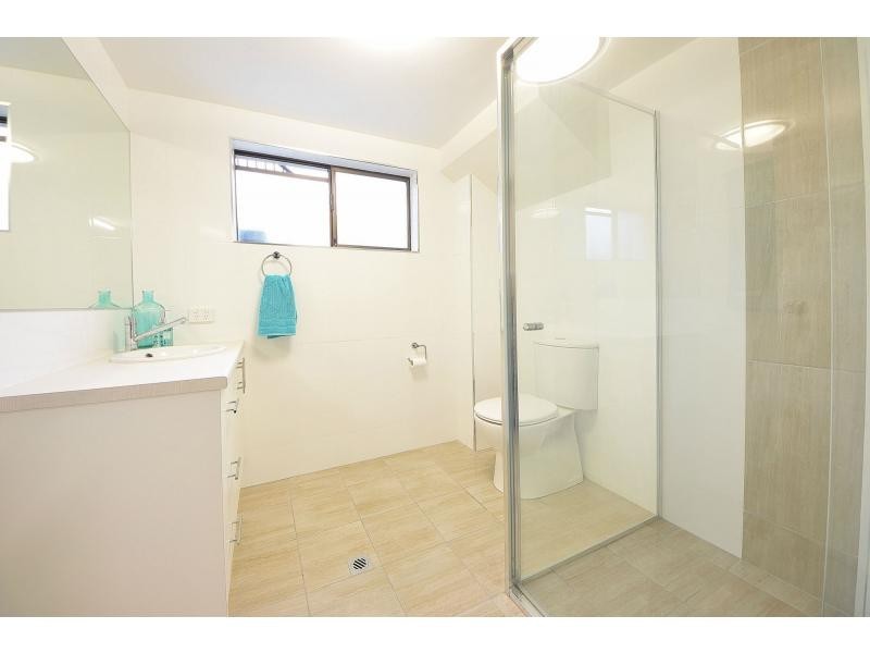 18 Bellbird Avenue, Burleigh Waters QLD 4220