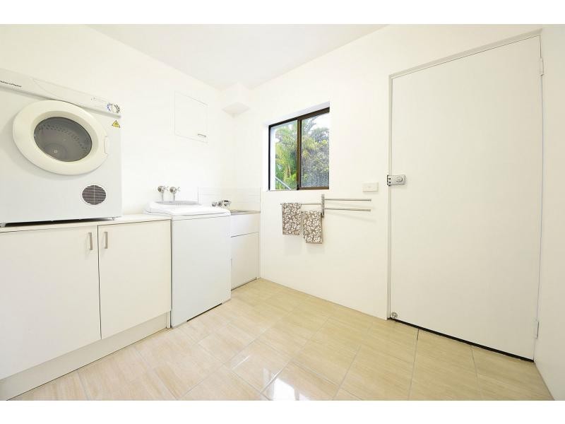 18 Bellbird Avenue, Burleigh Waters QLD 4220