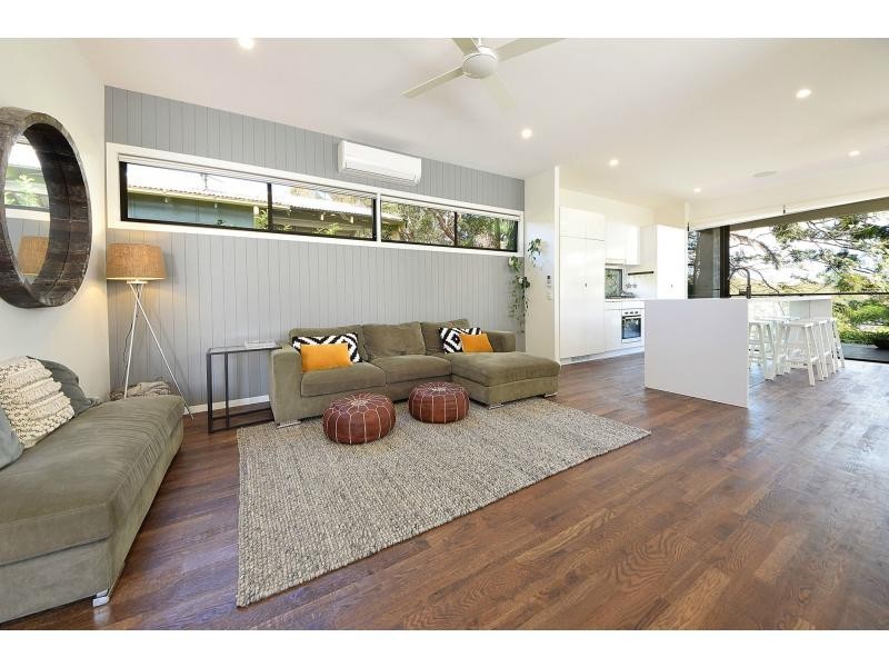 202 Ocean Parade, Burleigh Heads QLD 4220