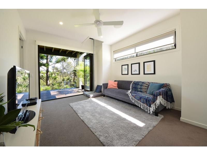 202 Ocean Parade, Burleigh Heads QLD 4220