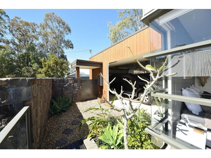 202 Ocean Parade, Burleigh Heads QLD 4220