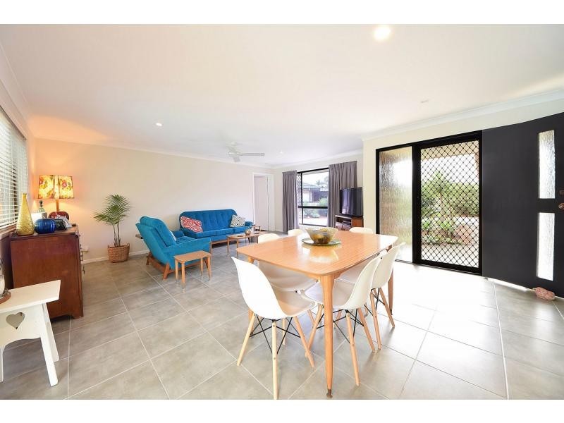 7 Carib Court, Burleigh Waters QLD 4220