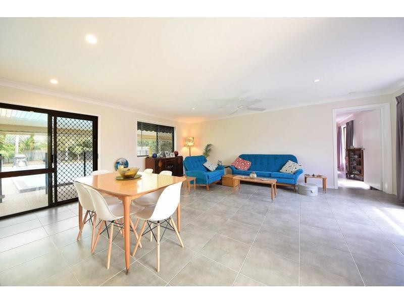7 Carib Court, Burleigh Waters QLD 4220