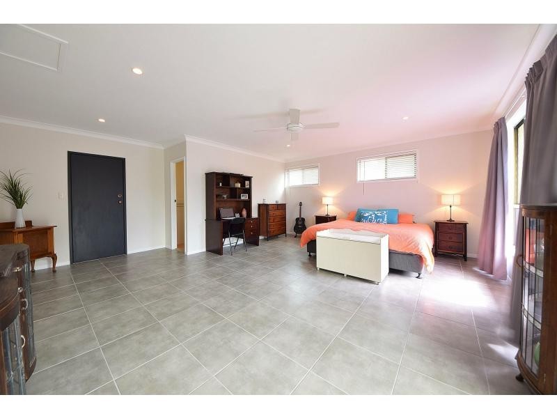 7 Carib Court, Burleigh Waters QLD 4220