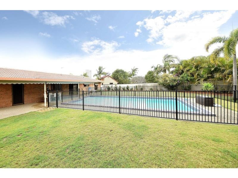 7 Carib Court, Burleigh Waters QLD 4220