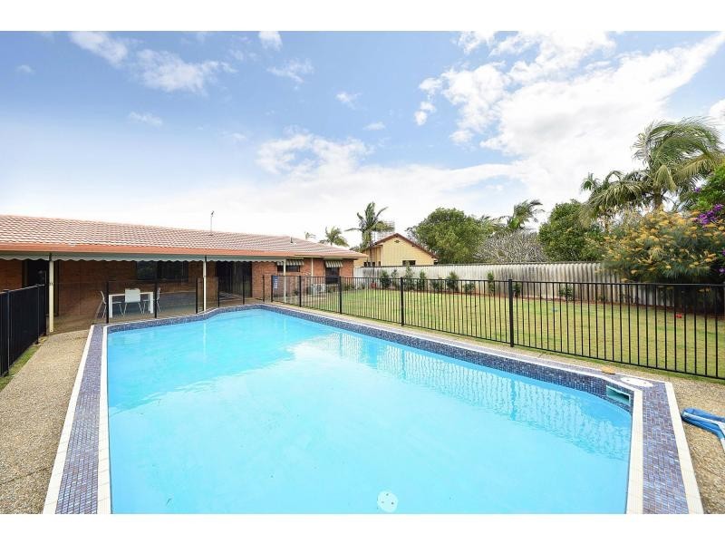 7 Carib Court, Burleigh Waters QLD 4220