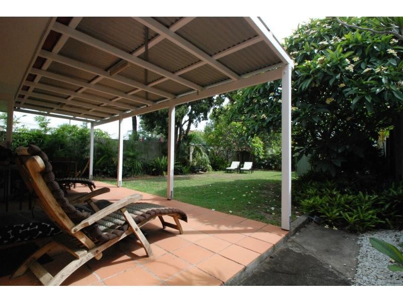 53 Chainey Avenue, Miami QLD 4220