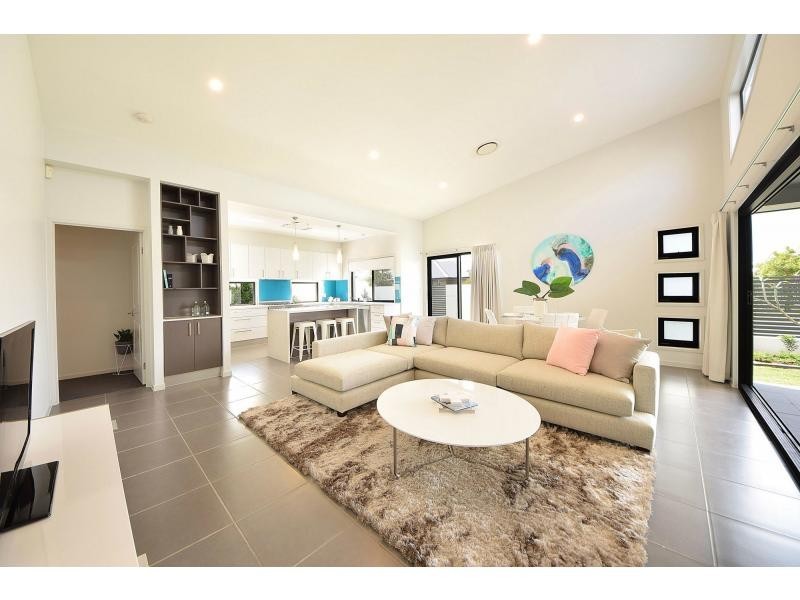 30 Galley Road, Hope Island QLD 4212