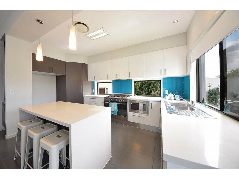 30 Galley Road, Hope Island QLD 4212