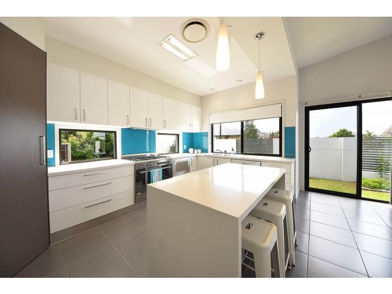 30 Galley Road, Hope Island QLD 4212