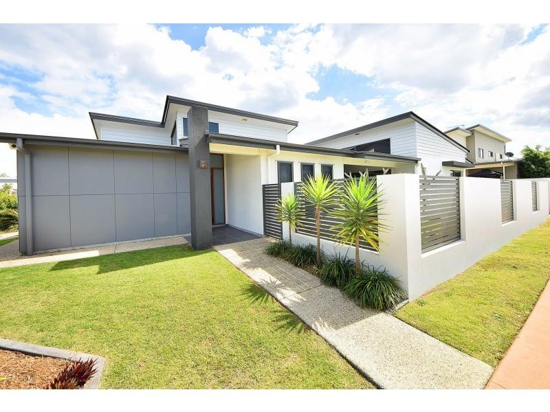 30 Galley Road, Hope Island QLD 4212
