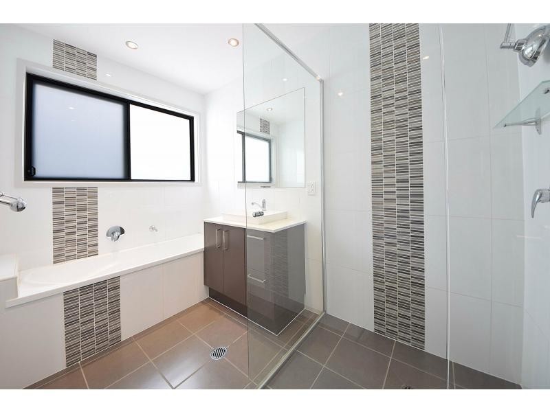 30 Galley Road, Hope Island QLD 4212