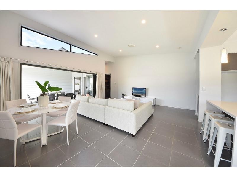 30 Galley Road, Hope Island QLD 4212