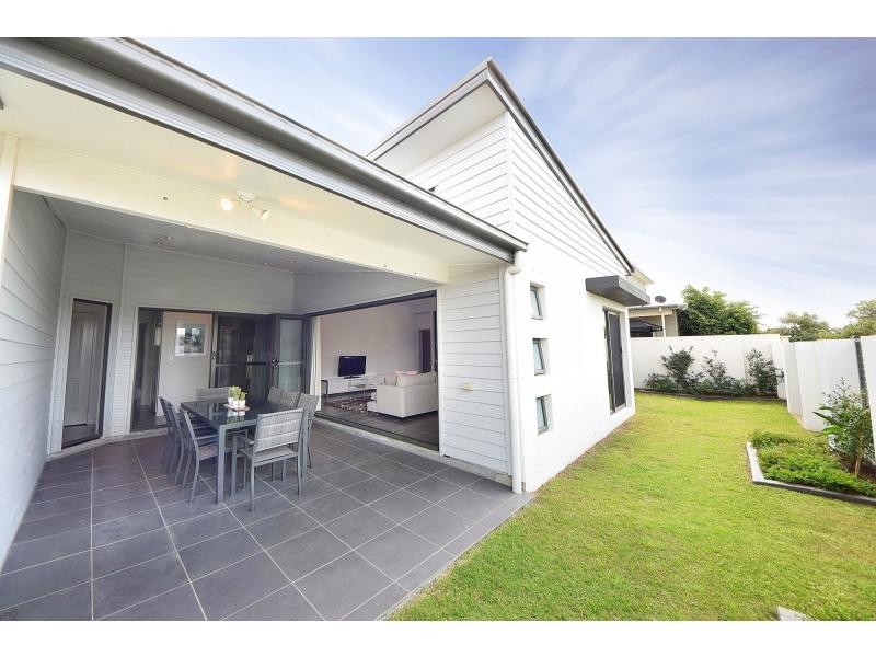 30 Galley Road, Hope Island QLD 4212
